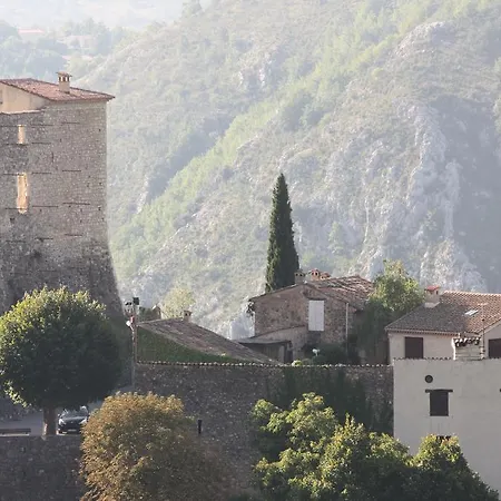 Au Pied Du Chateau * Greolieres les Neiges